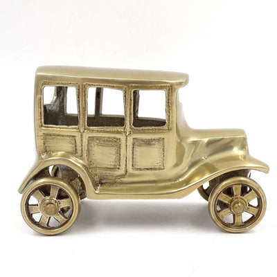 Metalen model van een retro BMW Dixi-auto in antiek messingkleur met personaliseerbare gravure