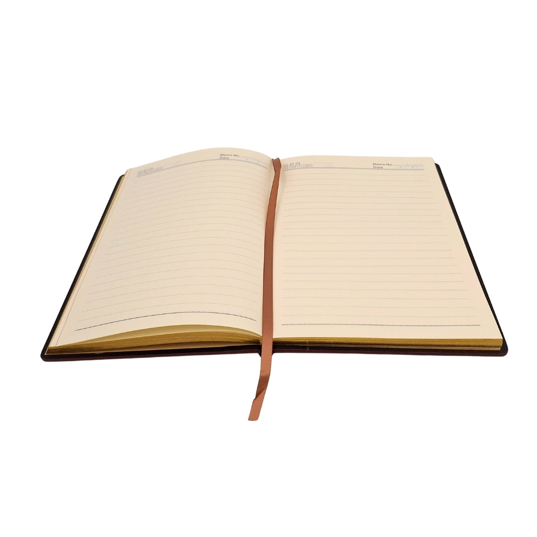 Elegant A5-notitieboek met houten omslag en gepersonaliseerde gravure – luxe dagboek als cadeau met gouden randen en hoogwaardig papier in bruin