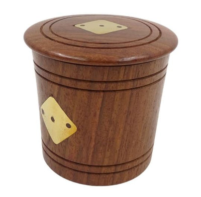 Houten dobbelstenen in een ton met gravure – Gepersonaliseerd cadeau van acaciahout, hoogte 7 cm, diameter 8 cm, voor personen ouder dan 14 jaar