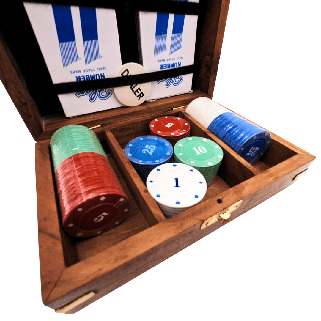 Elegante pokerset in houten doos met gravure