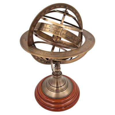 Messing sferisch astrolabium op houten voet 28 cm met personalisatiemogelijkheid door gravure