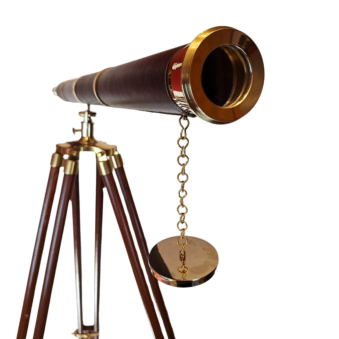 Decoratieve telescoop TWSS op houten driepoot met mogelijkheid tot personalisatie van de gravure