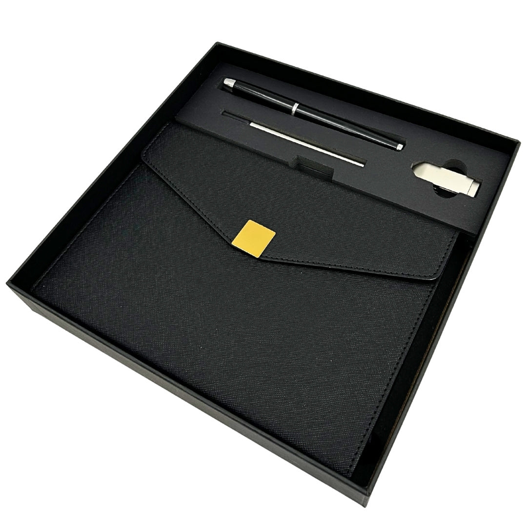 Elegante premium cadeauset met personalisatie – leren A5-notitieboek, pen en USB-stick 16GB in zwart-gouden doos