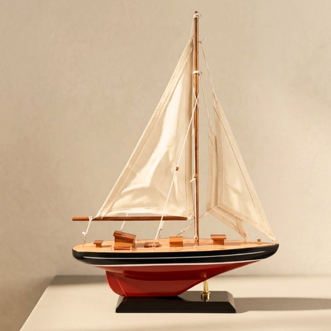 Elegant houten model van een zeiljacht 30 cm met personalisatie met gravure