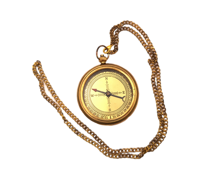 Messing kompas aan ketting in leren etui met mogelijkheid tot personalisatie met gravure