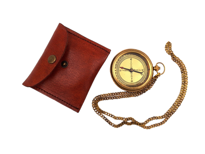Messing kompas aan ketting in leren etui met mogelijkheid tot personalisatie met gravure