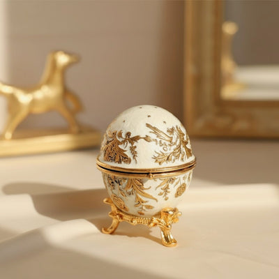 Exclusief metalen Fabergé-ei-sieradendoosje met kristalletjes in wit-gouden kleur met mogelijkheid tot personalisatie met gravure
