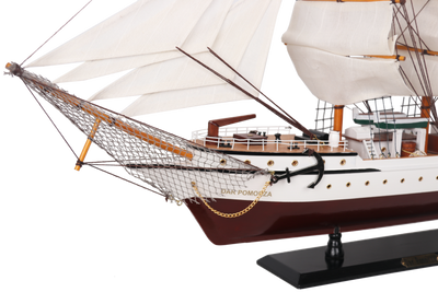 Model van zeilschip Dar Pomorza 80cm, personaliseerbaar met gravure