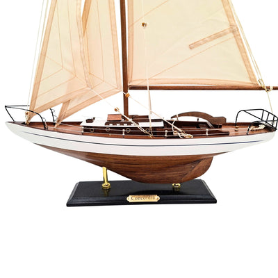 Model van zeiljacht 66 cm met mogelijkheid tot personalisatie met gravure