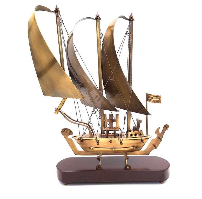 Messing schip op houten voet 38 cm met mogelijkheid tot gravure