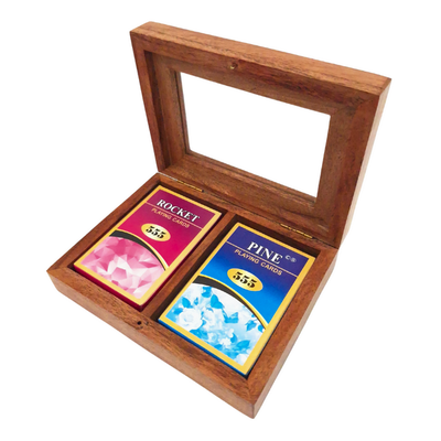 Elegant houten doosje met twee kaartspellen DNU-007 met mogelijkheid tot personalisatie met gravure