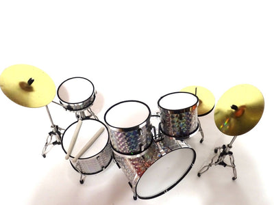 Mini-drumstel voor verzamelaars MDR-0039 in zilver-chroomkleur, schaal 1:5, mogelijkheid tot personalisatie met gravure, ideaal als cadeau, hoogte 15 cm, gemaakt van metaal en kunststof