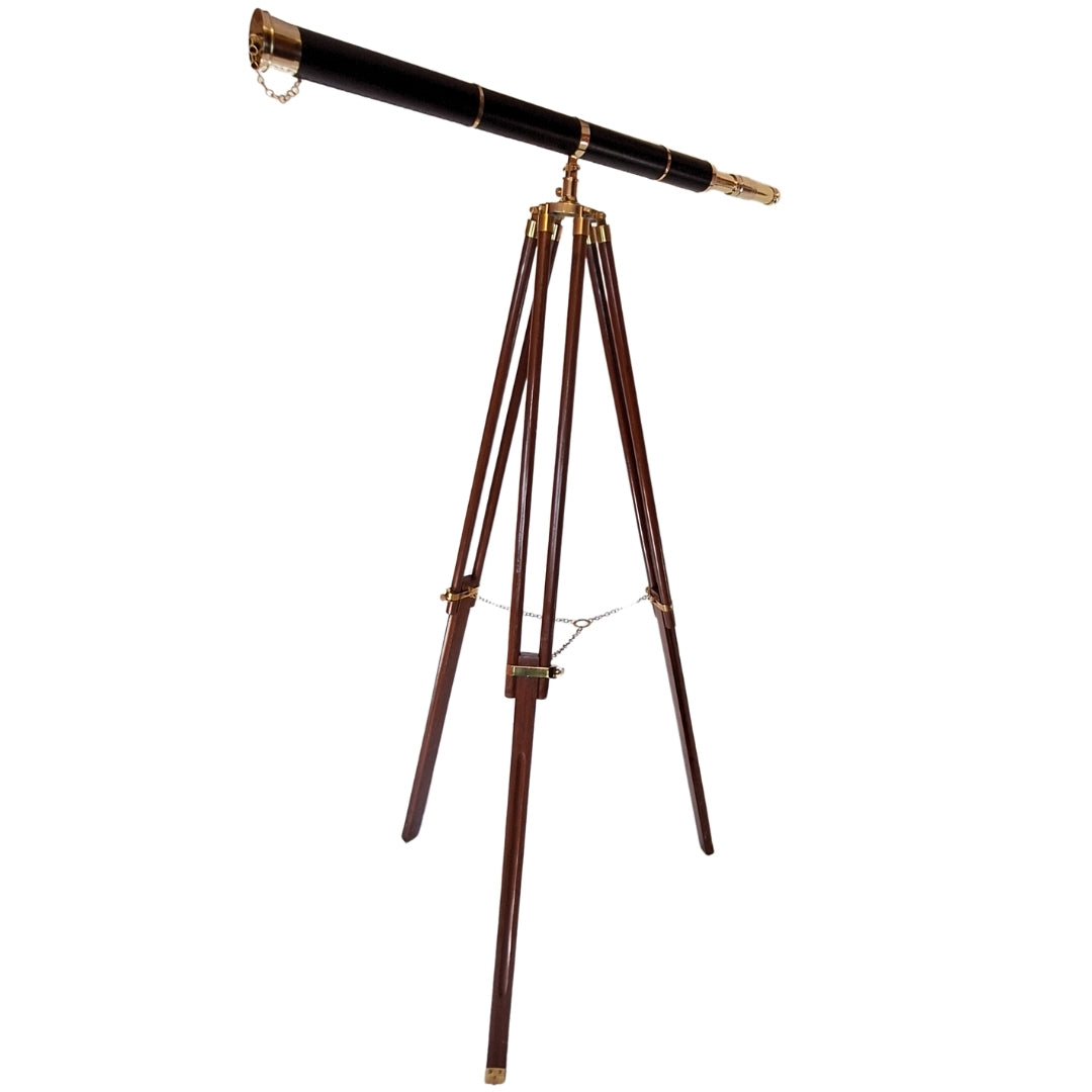 Decoratieve telescoop TWSS op houten driepoot met mogelijkheid tot personalisatie van de gravure