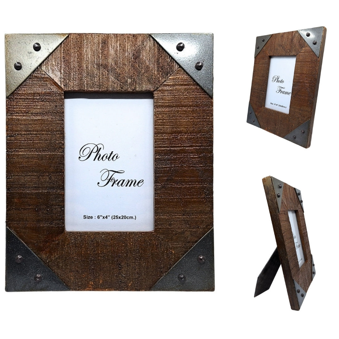 Houten fotolijst 10x15 cm van mangohout met metalen beslag, mogelijkheid tot personalisatie met gravure, ideaal als cadeau in vintage stijl