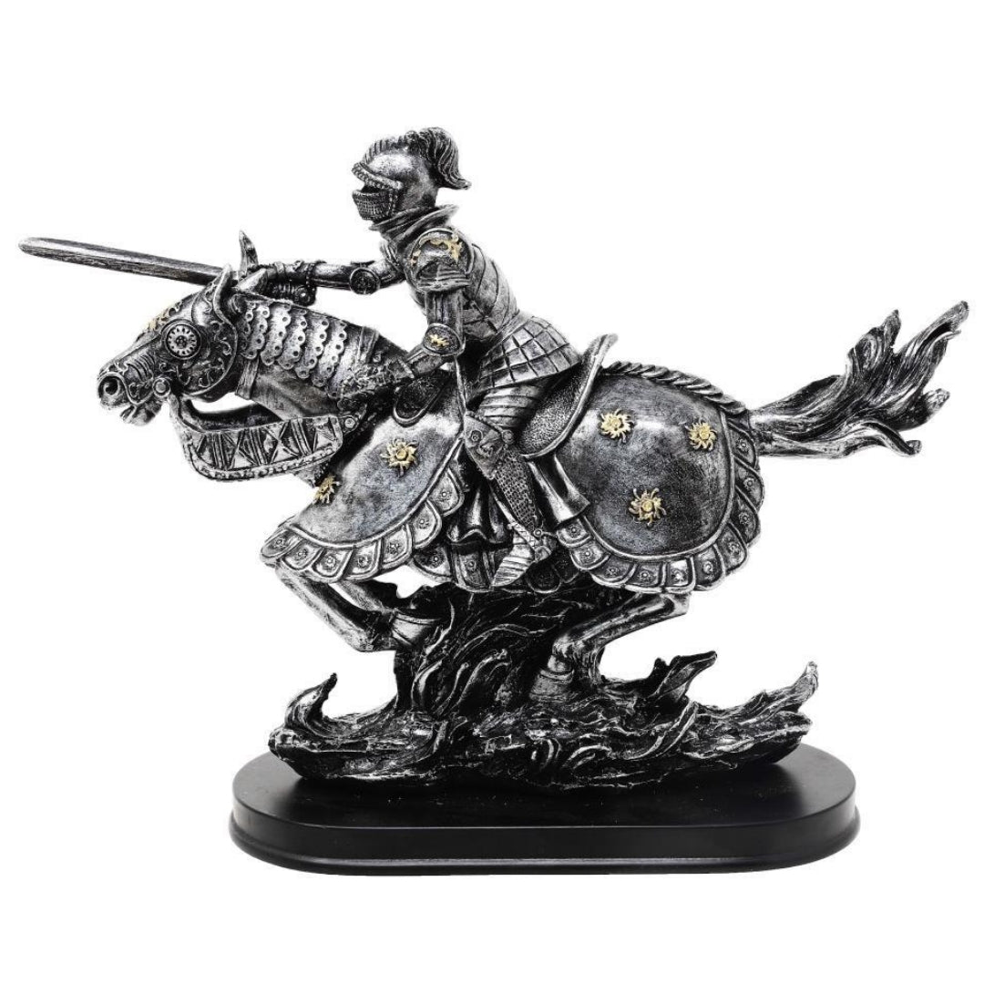 Beeldje ridder te paard 31cm – handbeschilderd polyresin met mogelijkheid tot personalisatie met gravure