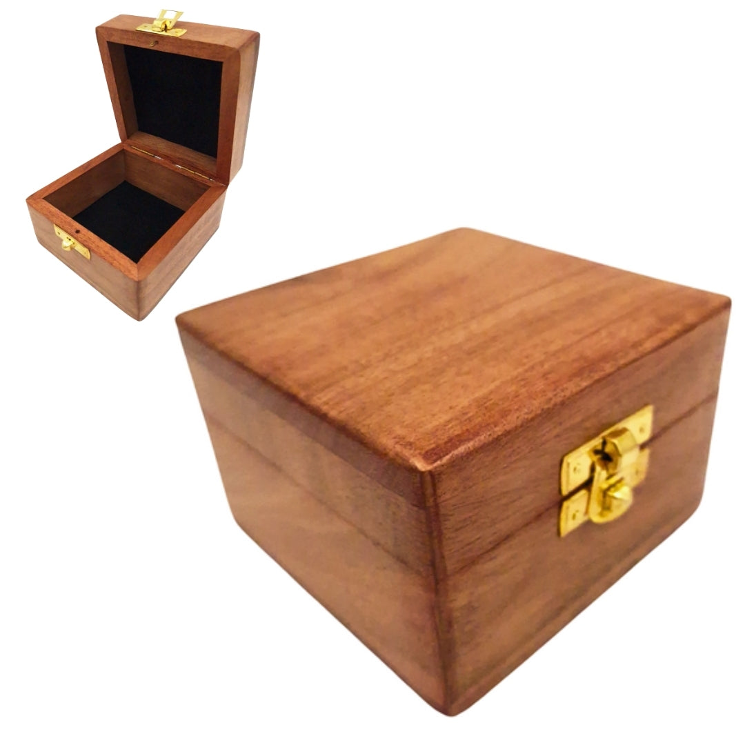 Houten geschenkdoos 6 x 6 x 4 cm met mogelijkheid tot graveren, bruin, met stoffen voering en messing sluiting