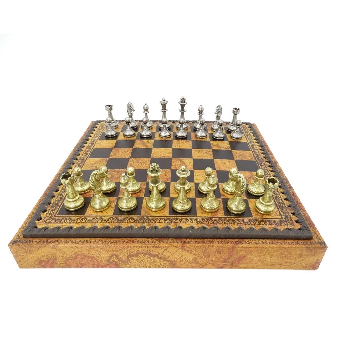 Exclusieve metalen schaakset Italfama 28x28 cm met mogelijkheid tot personalisatie met gravure, bruin-zwart schaakbord, goud- en zilverkleurige stukken