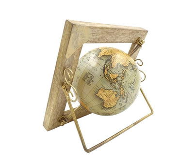 Decoratieve wereldbol GLB-40 in een houten frame met mogelijkheid tot personalisatie met gravure, blauw-gele kaart, diameter 15 cm
