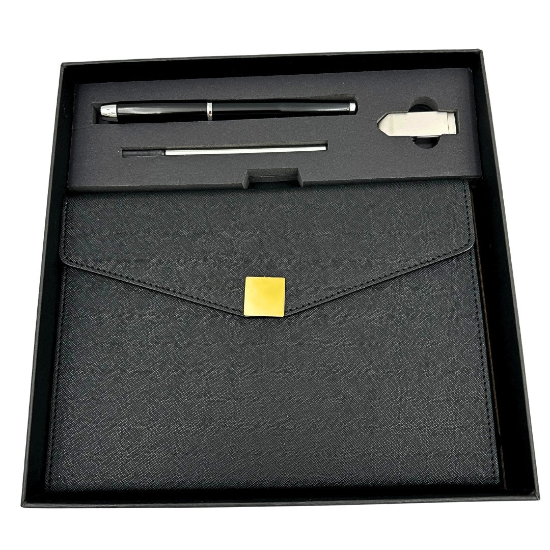 Elegante premium cadeauset met personalisatie – leren A5-notitieboek, pen en USB-stick 16GB in zwart-gouden doos