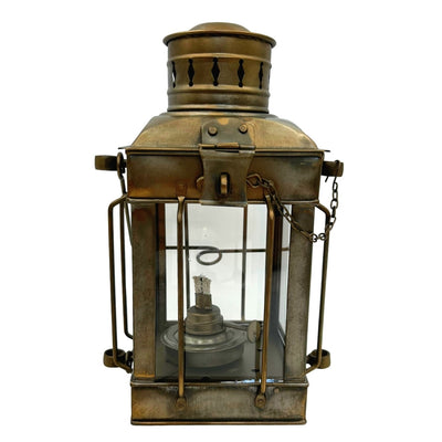 Retro stalen petroleum lamp LT608 in de kleur verouderd messing met graveermogelijkheid