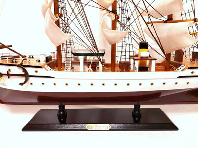 Model van zeilschip Dar Pomorza 80cm, personaliseerbaar met gravure