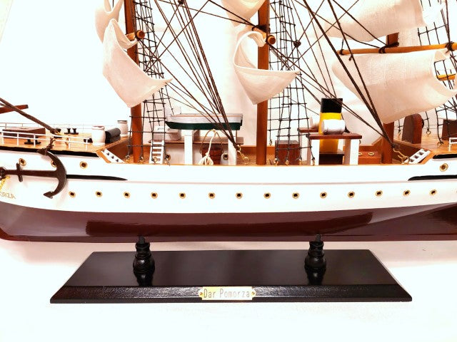 Model van zeilschip Dar Pomorza 80cm, personaliseerbaar met gravure