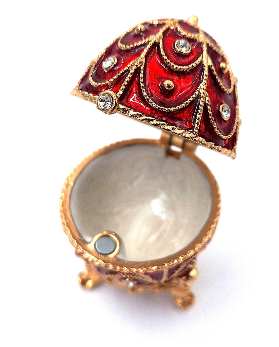 Exclusief metalen Fabergé-doosje met kristalletjes in rood-gouden kleur, mogelijkheid tot personalisatie door gravure, ideaal als cadeau, afmetingen 5,5x6,5cm