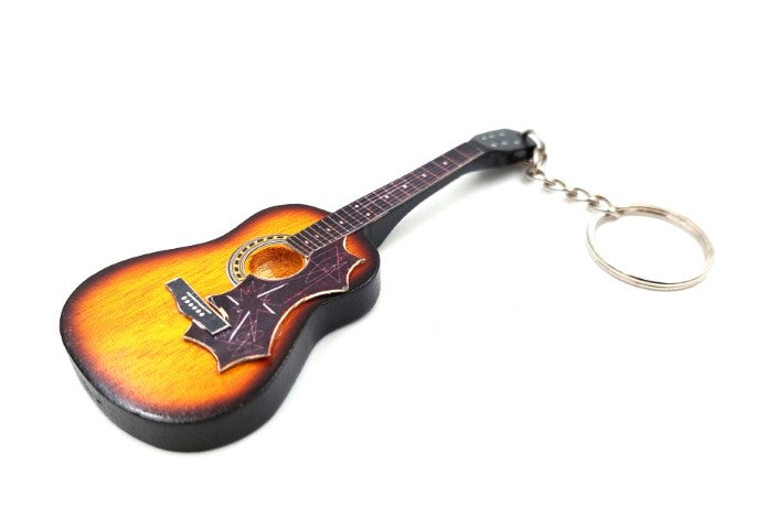 Sleutelhanger klassieke gitaar in de stijl van The Beatles, personaliseerbaar met gravure