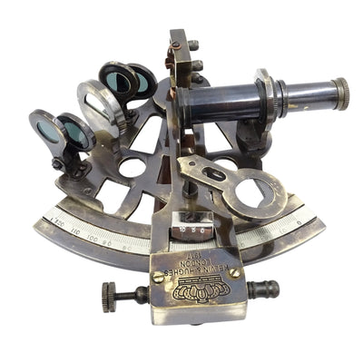 Messing sextant met gravure in leren doos - replica uit 1917, ideaal als cadeau voor zeilers en astronomen, afmetingen 13x12x6 cm, antiek, materiaal: messing en glas