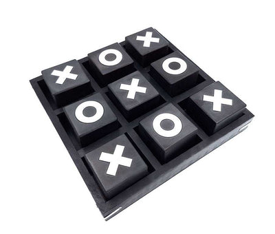 Grote houten boter-kaas-en-eieren 24x24cm met mogelijkheid tot personalisatie door gravure - elegant strategiespel als cadeau - klassieke zwart-witte combinatie, hoogwaardig hout