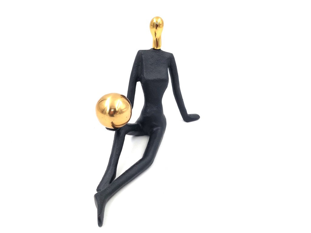 Decoratief beeldje Vrouwelijke gymnaste met bal, gepersonaliseerde gravure, hoogte 15cm, zwart en goud, ideaal cadeau voor elke gelegenheid
