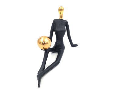 Decoratief beeldje Vrouwelijke gymnaste met bal, gepersonaliseerde gravure, hoogte 15cm, zwart en goud, ideaal cadeau voor elke gelegenheid
