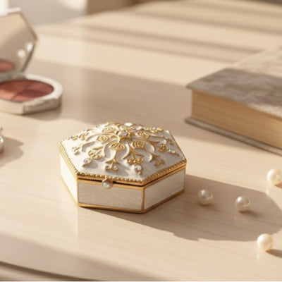 Elegant metalen geschenkdoosje met kristalletjes B0035-08WH, wit-goud, mogelijkheid tot personalisatie door gravure, ideaal voor sieraden en kleine voorwerpen, 5x5x2cm