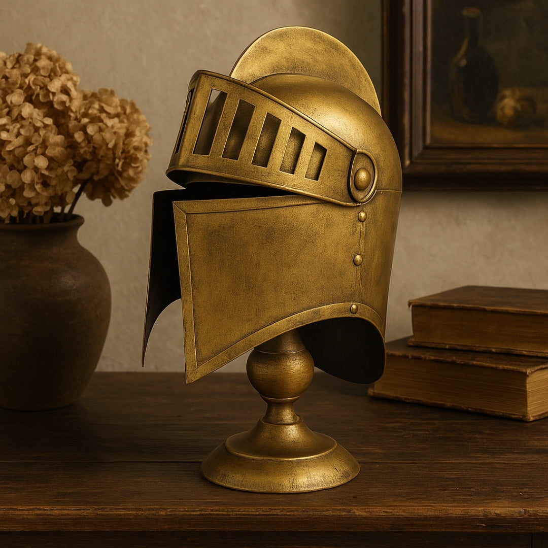 Decoratieve Griekse retrohelm van metaal in goudkleurige stijl