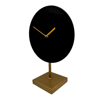 Elegante ronde metalen klok 4122 in goud en zwart met mogelijkheid tot personalisatie met gravure
