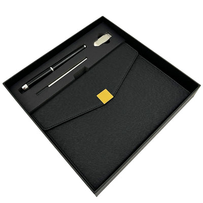 Elegante premium cadeauset met personalisatie – leren A5-notitieboek, pen en USB-stick 16GB in zwart-gouden doos