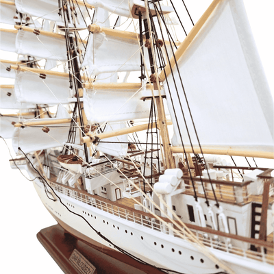 Exclusief model van het zeilschip Dar Młodzieży XXL 71 cm, mogelijkheid tot personalisatie door gravure