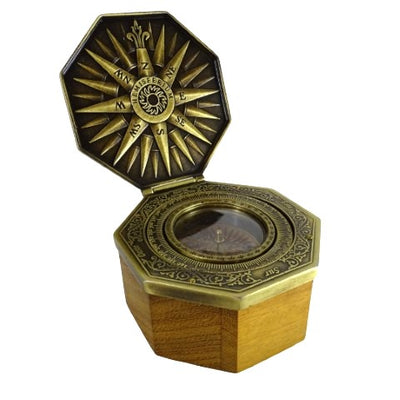 Exclusief magnetisch kompas Cardan H43 van messing en hout met gepersonaliseerde gravure