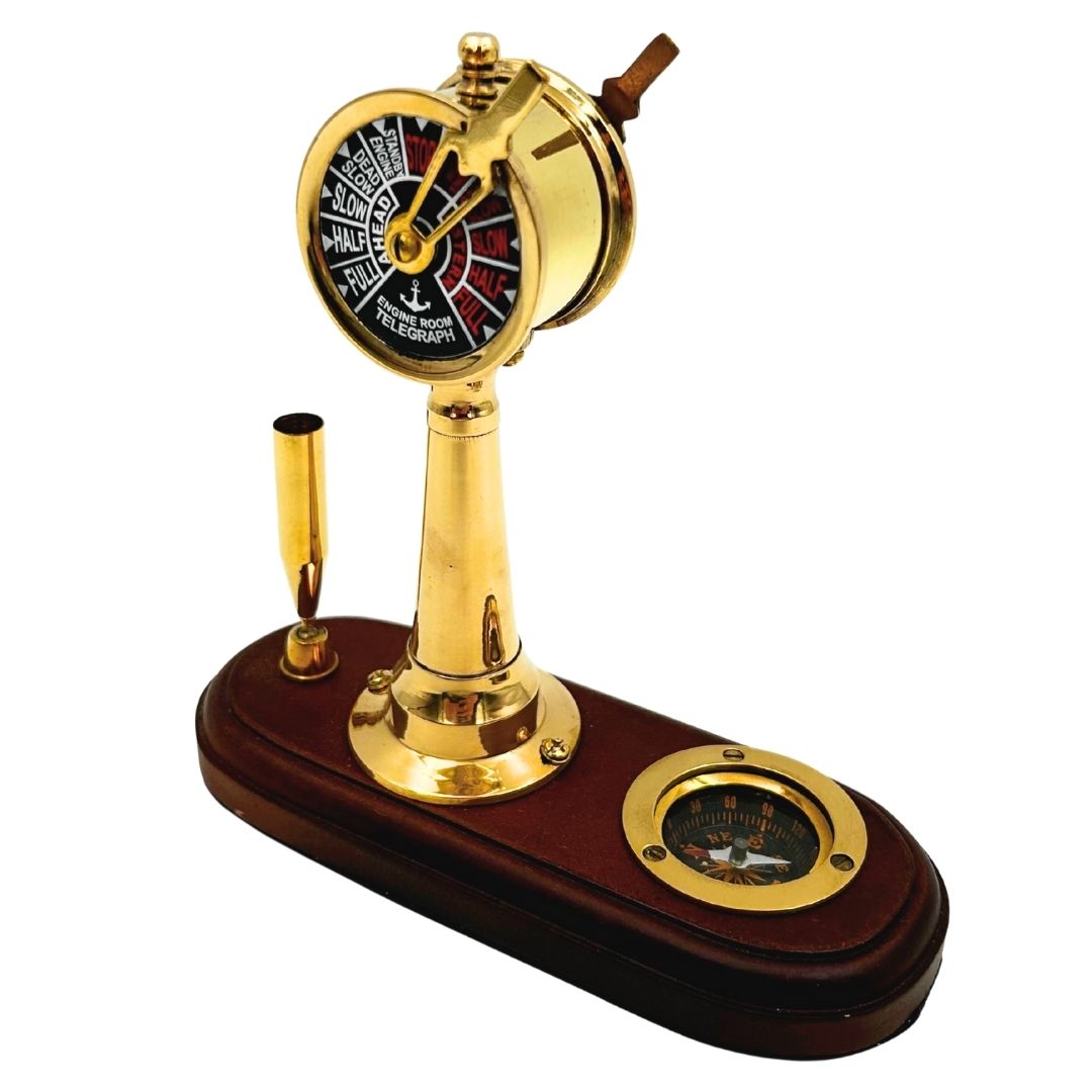 Elegante bureauset met gravure – machinetelegraaf, kompas en pennenhouder met houten voet – ideaal cadeau voor een zeiler, manager of liefhebber van retrostijl – hoogwaardig messing en hout, afmetingen 16,5 x 6 x 16,8 cm