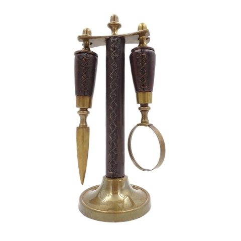 Bureauset met vergrootglas en briefopener MIS-0742 met mogelijkheid tot personalisatie door gravure, elegante leren bekleding, ideaal als cadeau, afmetingen: 18 x 7.5 x 3.5 cm (vergrootglas), 18 x 3.5 x 3.5 cm (mes)