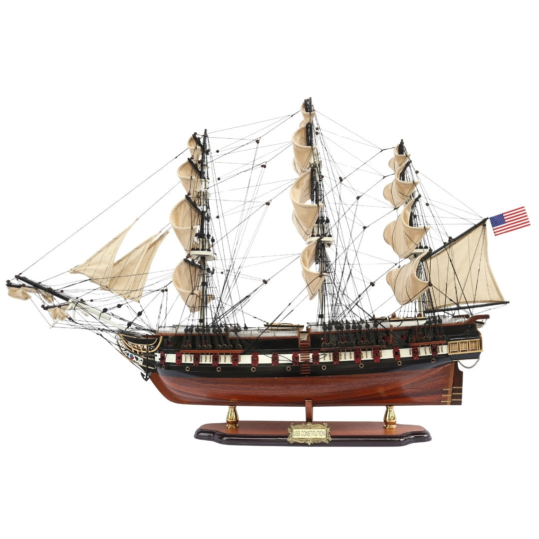 Exclusief groot model van het zeilschip USS Constitution 100cm met mogelijkheid tot personalisatie door gravure