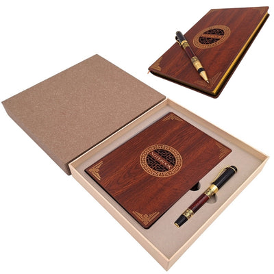 Exclusieve premium geschenkset A5-notitieboek met houten omslag en pen – personalisatie met gravure, ideaal als cadeau voor een baas, docent of kunstenaar – donkerbruin met gouden elementen