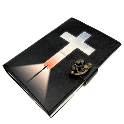 Leren notitieboek kruis religieus gebedenboek met gravure