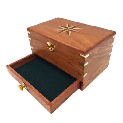 Elegant houten sieradendoosje met spiegel en gepersonaliseerde gravure