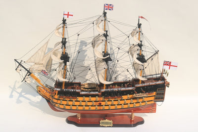 Model van het zeilschip HMS Victory 80cm, gemonteerd, met mogelijkheid tot personalisatie door gravure - Exclusieve decoratie als cadeau, handgemaakt van exotisch hout, hoge kwaliteit en oog voor detail