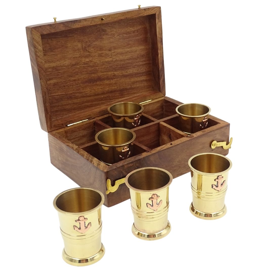 Set van 6 metalen borrelglaasjes met anker in houten doos - ideaal als cadeau met mogelijkheid tot personalisatie met gravure - goudkleurig messing, inhoud 50ml, elegant ontwerp voor liefhebbers van maritieme stijl