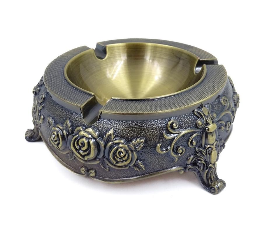 Elegante metalen asbak in Lodewijkstijl met mogelijkheid tot gravure