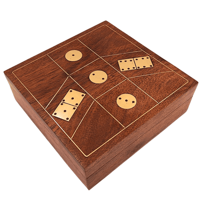 Elegante spellenset in houten doos met gravure