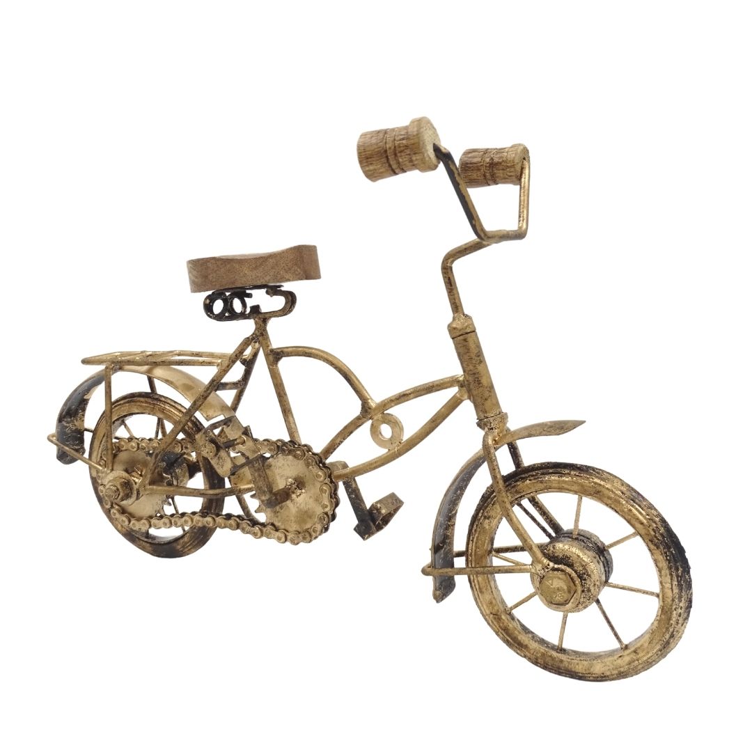 Beeldje van een oude fiets met gravure - metalen en houten decoratie met afmetingen 30 x 20 x 10 cm