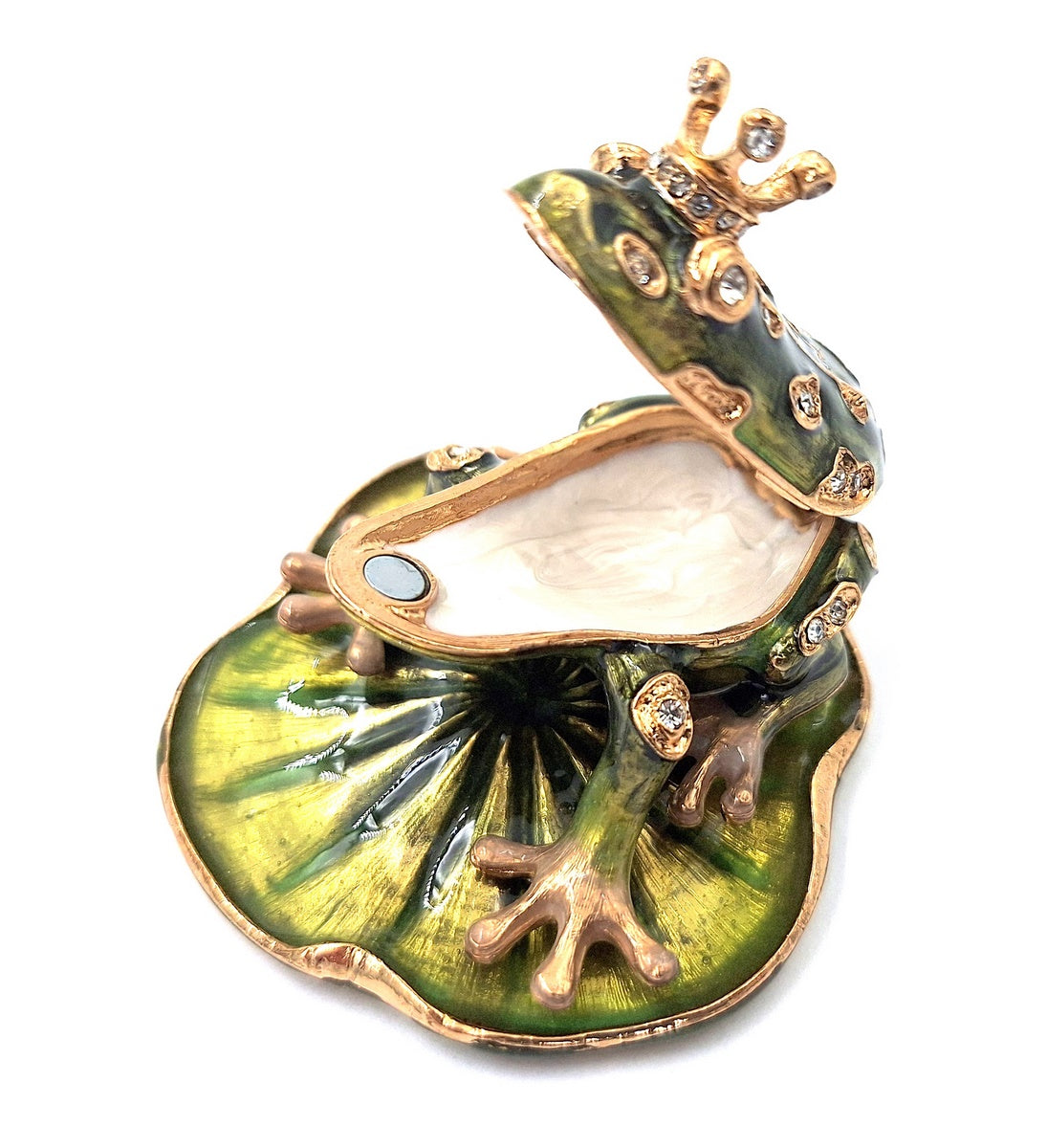Exclusief metalen doosje in de vorm van een kikker met kristallen, donkergroen en goud, mogelijkheid tot personalisatie door gravure, ideaal als cadeau, afmetingen 6,5x6,7x4,5 cm